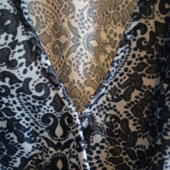 Urban Outfitters Women's  Paisley Alice in Chains Crop Blouse Med Dark Academia‎ - Picture 7 of 16